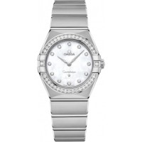 Réplique Montre pour femme Omega Constellation Manhattan Quartz 28 mm Cadran en nacre Diamant en acier inoxydable 131.15.28.60.55.001