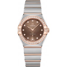 Réplique Montre pour femme Omega Constellation Manhattan Quartz 28 mm, cadran marron, diamant, or rose et acier inoxydable 131.25.28.60.63.001