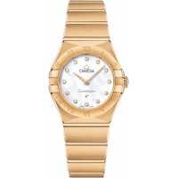 Réplique Montre pour femme Omega Constellation Manhattan Quartz 25 mm Cadran en nacre Diamant Or jaune 131.50.25.60.55.002