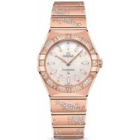 Réplique Montre Omega Constellation Manhattan Quartz 28 mm avec cadran en nacre et diamant en or rose pour femme 131.55.28.60.99.001