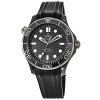 Réplique Omega Seamaster Diver 300 M Titane Boîtier en céramique noire Bracelet en caoutchouc Montre pour homme 210.92.44.20.01.001