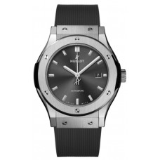 Réplique Montre pour homme Hublot Classic Fusion automatique avec cadran gris et bracelet en caoutchouc 542.NX.7071.RX