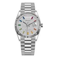 Réplique Montre pour femme Rolex Day-Date en or blanc pavé de diamants avec cadran en pierres précieuses M128239-0019