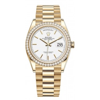 Réplique Montre Rolex Day-Date en or jaune avec cadran blanc et lunette en diamant pour femme M128348RBR-0047