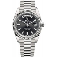 Réplique Montre pour homme Rolex Day-Date 40 en or blanc 18 carats avec cadran en diamant noir M228239-0005