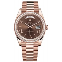 Réplique Montre pour homme Rolex Day-Date 40 en or Everose 18 carats avec cadran en chocolat et lunette en diamant M228345RBR-0009