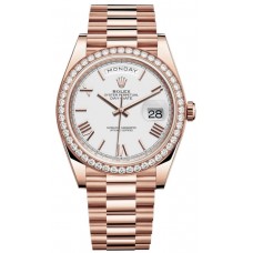 Réplique Montre pour homme Rolex Day-Date 40 en or Everose 18 carats avec cadran blanc et lunette en diamant M228345RBR-0012