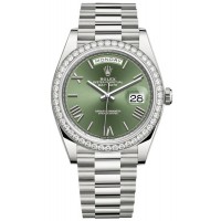 Réplique Montre pour homme Rolex Day-Date 40 en or blanc 18 carats avec cadran vert olive et lunette en diamant M228349RBR-0030