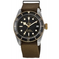 Réplique Tudor Black Bay 41 Acier &amp; Montre pour homme avec cadran noir doré et bracelet en tissu M79733N-0005