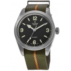 Réplique Montre Tudor Ranger pour homme avec cadran noir et bracelet en tissu M79950-0003