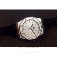 Réplique Montre Audemars Piguet Royal Oak 15400 Acier inoxydable Blanc Dial