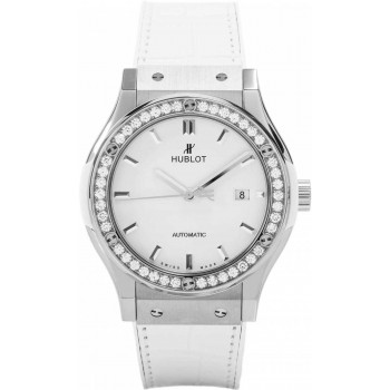 Réplique Hublot Classic Fusion Titane Diamants Blancs 42mm 542.NE.2010.LR.1204