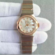 Réplique Omega Constellation Dames 123.25.31.20.55.001 27MM Acier inoxydable /Or rose Mere de perle /Diamants Dial Suisse 