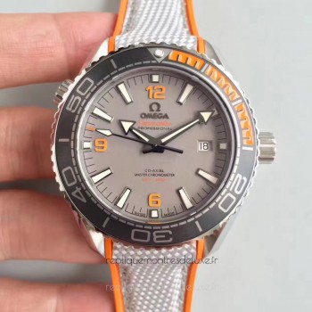 Réplique Omega Seamaster Planet Ocean 600M 215.92.44.21.99.001 Acier inoxydable Gris Dial 