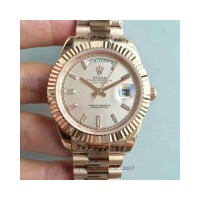 Réplique montre Day-Date 40 228235 Cadran crème or rose de 40MM