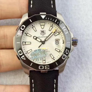 Réplique Tag Heuer Aquaracer Calibre 5 WAY211A. FC6362 Couteau blanc en acier inoxydable